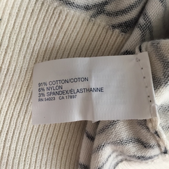 GAP cream & black floral sweater - Picture 4 of 5